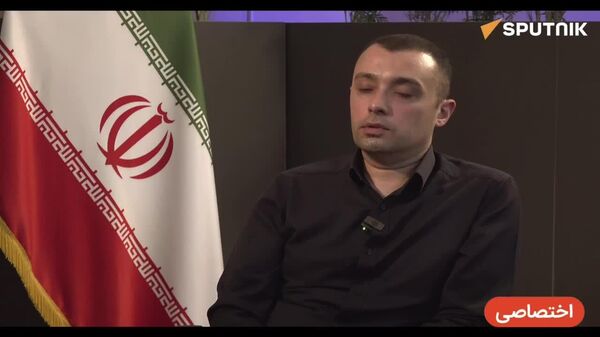 عابدی به اسپوتنیک: «اگه بخواهیم برگردیم به حالت قبلی، در مدل حکمرانی باید بخش موازیکاری را کنار بگذاریم» - اسپوتنیک ایران  