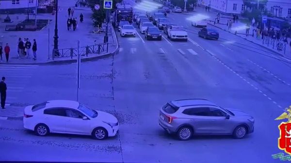 تصاویری از یک تصادف وحشتناک در شهر یکاترینبورگ روسیه - اسپوتنیک ایران  