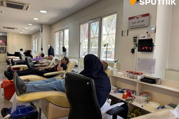خبرنگار اسپوتنیک از پایگاه انتقال خون استان تهران گزارش می دهد - اسپوتنیک ایران  