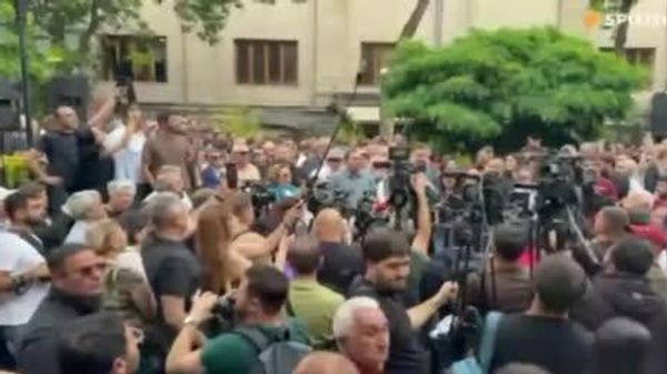 حزب پاشینیان قادر به تشکیل دولت خود خواهد بود - اسپوتنیک ایران  