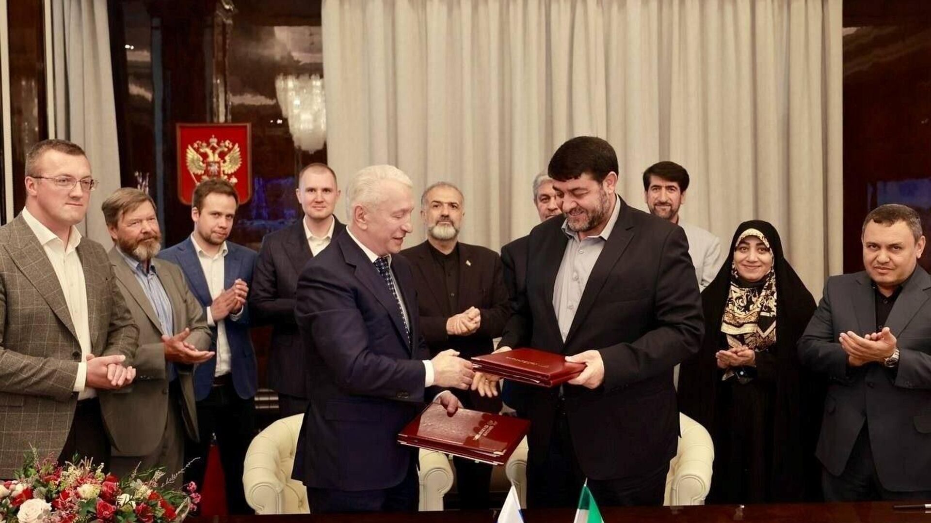 شرکت بالگردهای روسیه قرارداد خرید 21 بالگرد برای جمعیت هلال احمر ایران را امضا کرد شرکت بالگردهای روسیه قرارداد خرید 21 بالگرد برای جمعیت هلال احمر ایران را امضا کرد - اسپوتنیک ایران , 1920, 17.06.2026