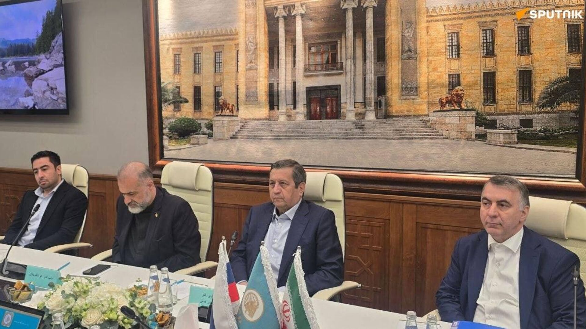 رییسکل بانک مرکزی ایران: تحول در زیرساختهای پولی و بانکی؛ محور اصلی مذاکرات تهران و مسکو/ مسیر تجارت دوجانبه هموارتر میشود رییسکل بانک مرکزی ایران: تحول در زیرساختهای پولی و بانکی؛ محور اصلی مذاکرات تهران و مسکو/ مسیر تجارت دوجانبه هموارتر میشود - اسپوتنیک ایران , 1920, 19.06.2026