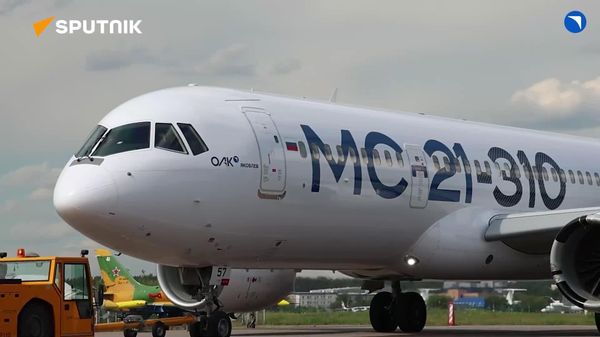 هواپیمای مسافربری MC-21 روسیه در آزمایشهای پروازی، برد 3800 کیلومتری خود را اثبات کرد - اسپوتنیک ایران  