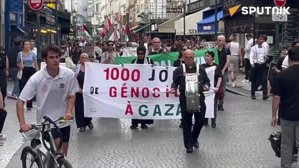 راهپیمایی در پاریس به مناسبت 1000 روز نسلکشی در غزه - اسپوتنیک ایران  