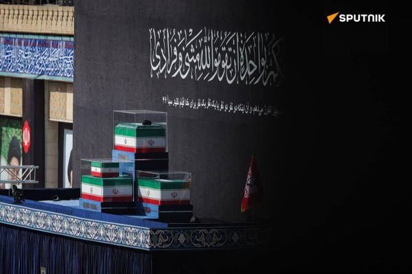مراسم وداع با رهبر پیشین جمهوری اسلامی، 13 ام تیر ماه، مصلی تهران - اسپوتنیک ایران  