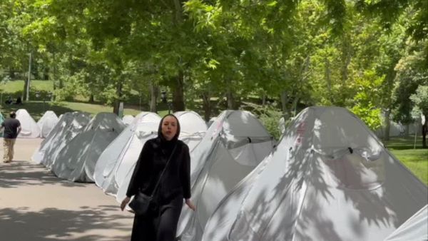 خبرنگار اسپوتنیک در تهران: تشییع و خاکسپاری رهبر پیشین ایران؛ از تهران تا مشهد، پیشبینی حضور 20 میلیون نفر در مراسم دوشنبه - اسپوتنیک ایران  