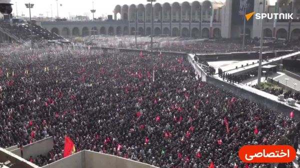 یکی از حضار در مراسم وداع با آیت الله خامنه ای به اسپوتنیک گفت: تا قیامت خامنهای هست - اسپوتنیک ایران  