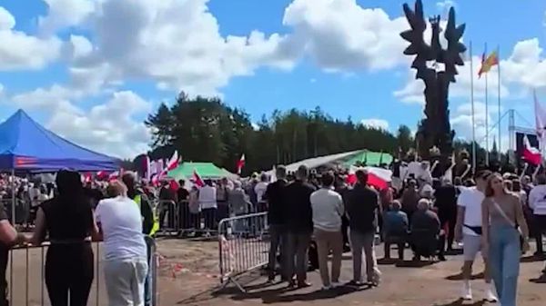 رسانه: تجمع دهها هزار نفر در دوموستاوا برای گرامیداشت قربانیان کشتار وولین - اسپوتنیک ایران  