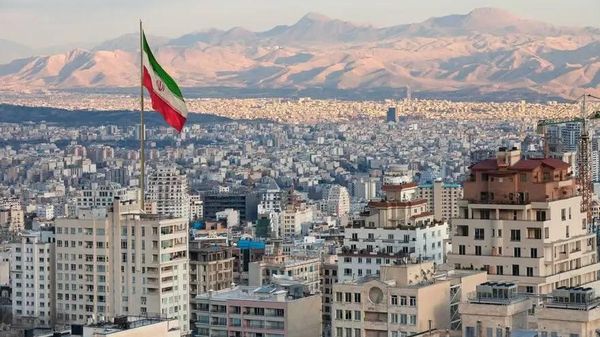 نماینده مجلس ایران: ایران برای امنیت رهبر میتواند بمب اتم بسازد - اسپوتنیک ایران  