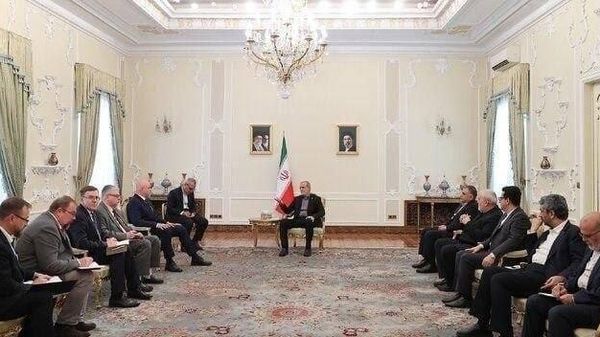 پزشکیان: ایران و روسیه شرکای راهبردی و دوستان قابل اعتماد یکدیگر هستند - اسپوتنیک ایران  