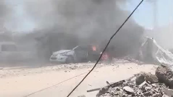 رسانههای محلی: گزارشها حاکی از زخمی شدن افراد در پی حملهای هوایی اسرائیل به یک خودرو در غزه است - اسپوتنیک ایران  