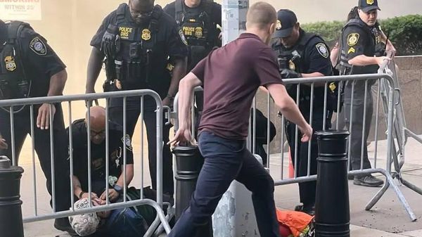حمله یک فرد مسلح به یک ساختمان دولتی در نیویورک - اسپوتنیک ایران  