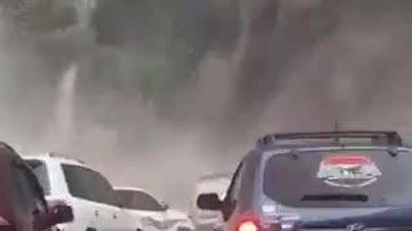 باران شدید باعث جاری شدن سیل ناگهانی در شهر اب یمن شد - اسپوتنیک ایران  
