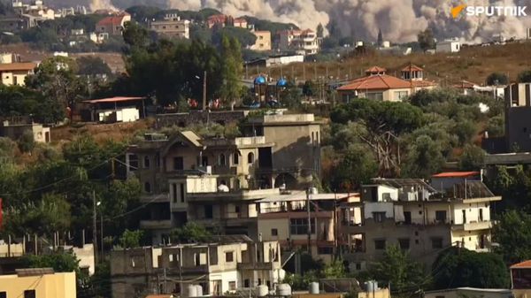 بمباران شدید خانهها توسط نیروهای اسرائیلی در منطقه کفر تبنیت در جنوب لبنان - اسپوتنیک ایران  