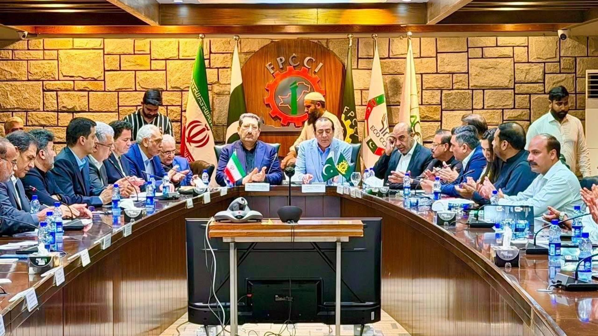 گردهمایی بررسی فرصتها و چالشهای تجاری ایران و پاکستان گردهمایی بررسی فرصتها و چالشهای تجاری ایران و پاکستان - اسپوتنیک ایران , 1920, 04.08.2026