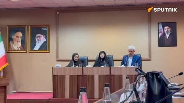 رئیس سازمان حفاظت از محیط زیست ایران: تکمیل پرونده ی آسیب ها در جنگ اخیر هنوز به اتمام نرسیده چرا که حملات هم ادامه داشته، اما در تلاشیم تا به سرعت این پرونده ها تکمیل شوند - اسپوتنیک ایران  