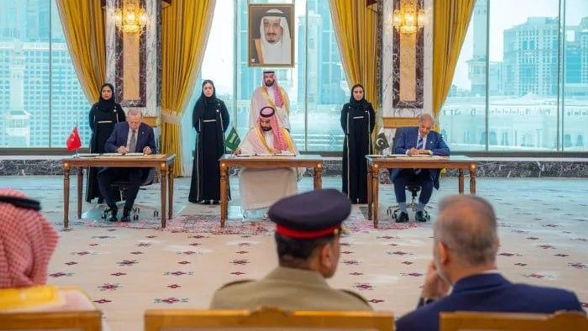 فیدان: توافق با پاکستان و عربستان از نظر فنی معادل ماده 5 ناتو در دفاع جمعی است فیدان: توافق با پاکستان و عربستان از نظر فنی معادل ماده 5 ناتو در دفاع جمعی است - اسپوتنیک ایران , 1920, 08.08.2026