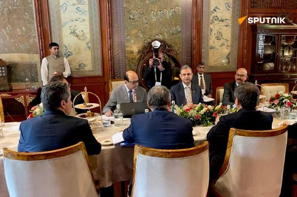 دیدار های عبدالناصر همتی، رئیس کل بانک مرکزی ایران، در حاشیه نشست بریکس
 - اسپوتنیک ایران  