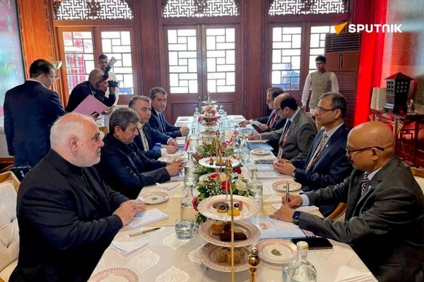 دیدار های عبدالناصر همتی، رئیس کل بانک مرکزی ایران، در حاشیه نشست بریکس
 - اسپوتنیک ایران  