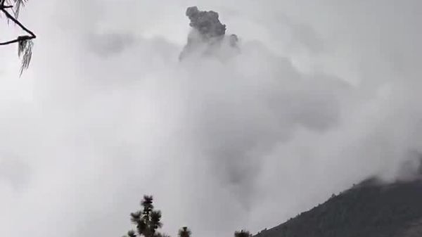 آسمان بر فراز آتشفشان فوئگو در گواتمالا - اسپوتنیک ایران  