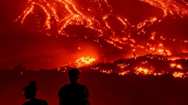 فوران آتشفشان اتنا در جزیره سیسیل - تصاویر باورنکردنی - اسپوتنیک ایران  