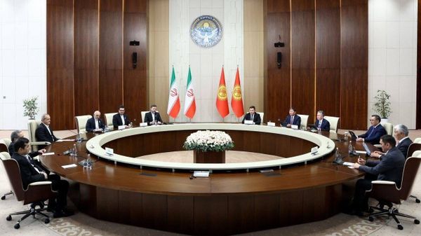 دیدار رییس جمهور ایران و با روسای پاکستان و قرقیزستان در حاشیه اجلاس سران سازمان همکاری شانگهای - اسپوتنیک ایران  