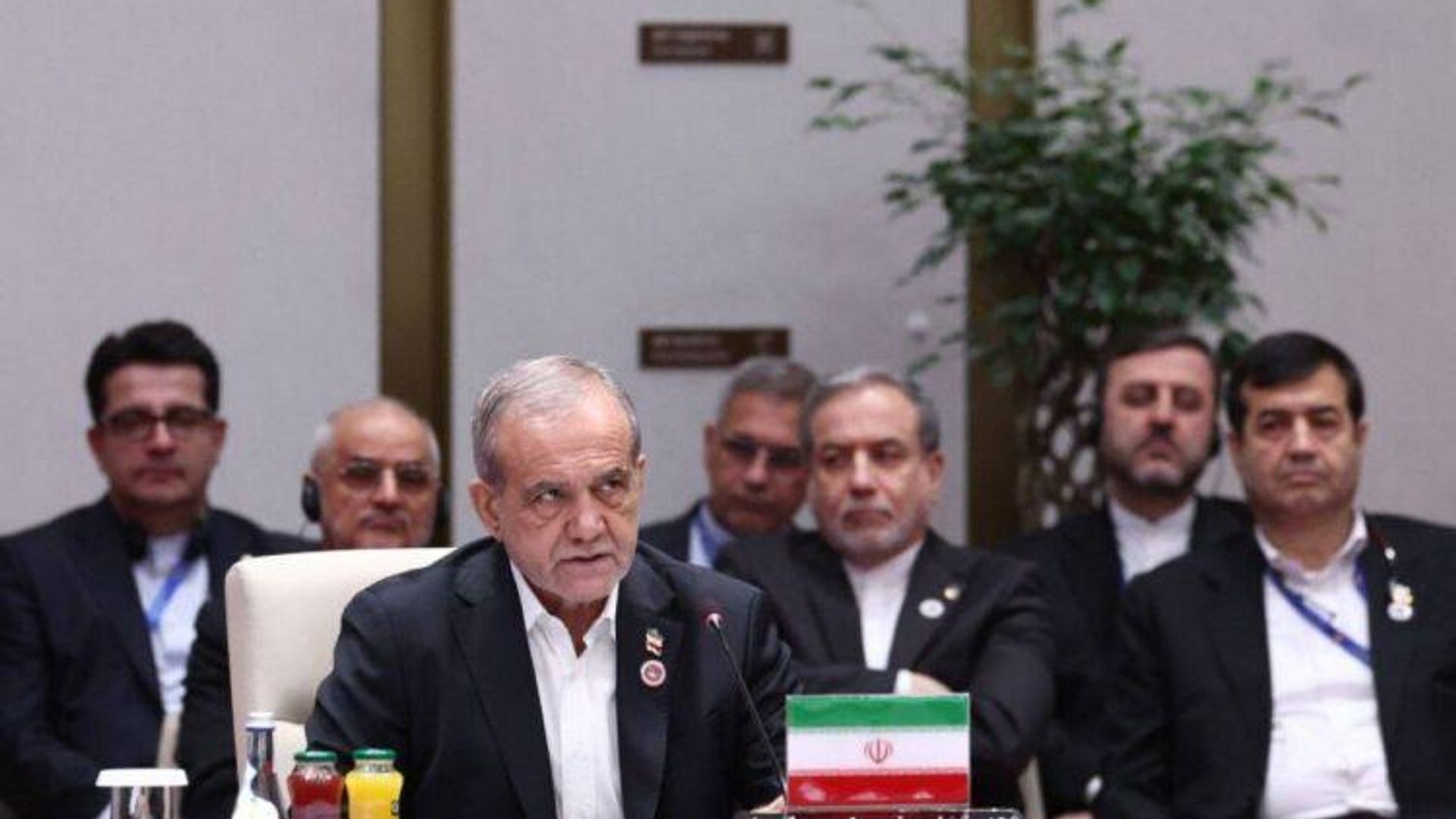 پزشکیان حملات آمریکا و اسرائیل علیه ایران را به شدت محکوم و آنها را نقض منشور سازمان ملل و حقوق بینالملل توصیف کرد پزشکیان حملات آمریکا و اسرائیل علیه ایران را به شدت محکوم و آنها را نقض منشور سازمان ملل و حقوق بینالملل توصیف کرد - اسپوتنیک ایران , 1920, 01.09.2026