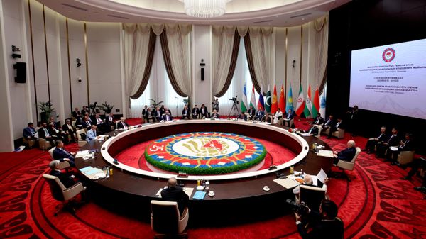 Президент РФ Владимир Путин участвует в заседании Совета глав государств - членов ШОС в Бишкеке - اسپوتنیک ایران  