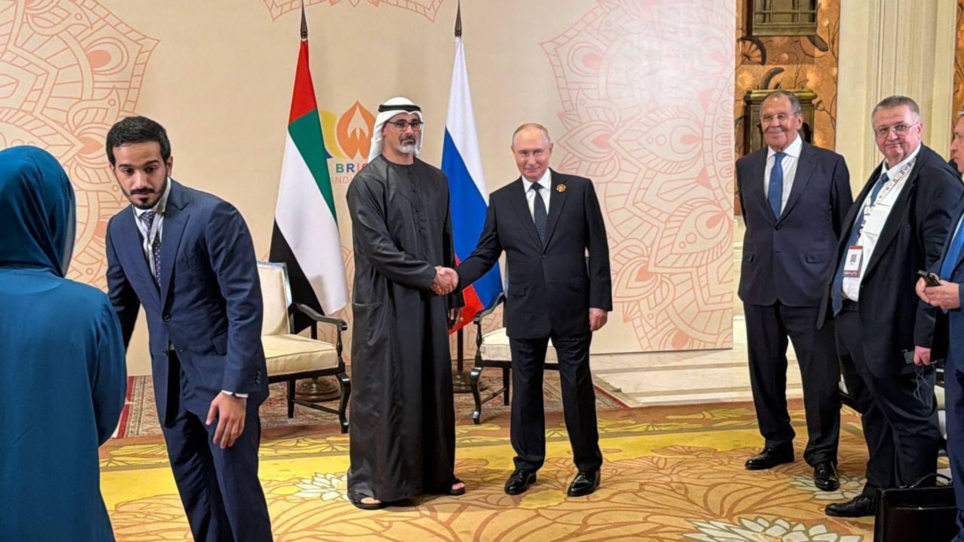 پوتین با دیدار با ولیعهد ابوظبی، ماراتن مذاکراتی خود در هند را به پایان رساند پوتین با دیدار با ولیعهد ابوظبی، ماراتن مذاکراتی خود در هند را به پایان رساند - اسپوتنیک ایران , 1920, 12.09.2026
