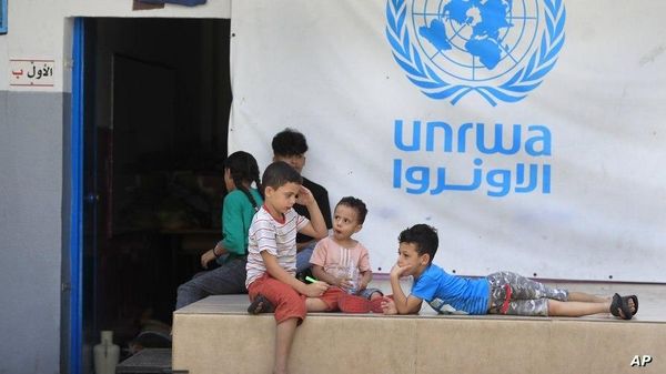 حماس: موضع «شورای صلح» درباره آنروا با تلاشهای اسرائیل برای پایان دادن به فعالیت این نهاد همسو است - اسپوتنیک ایران  