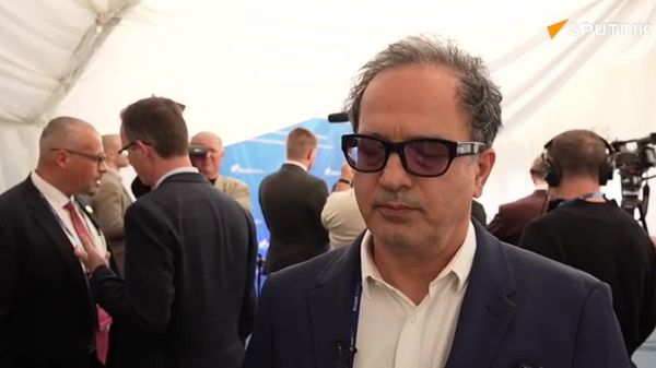 کارشناس: رشد اقتصادی کشورها، بستگی مستقیم به عبور انرژی از تنگه هرمز دارد - اسپوتنیک ایران  