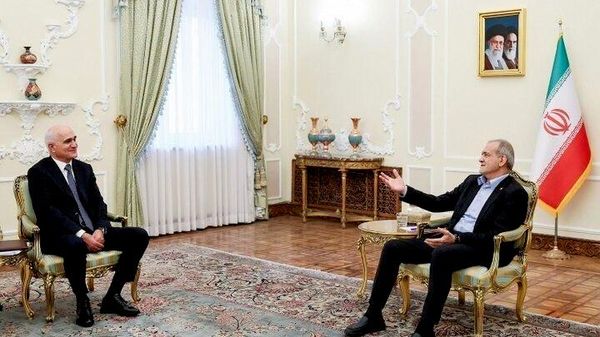 پزشکیان: مرزها مانعی برای توسعه روابط ایران و جمهوری آذربایجان نخواهند بود - اسپوتنیک ایران  