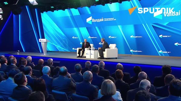 پوتین در اشاره به سفر زلنسکی به بلگراد: دخترها از چیزی خجالت میکشند، اما ما اینجا مشغول سیاست هستیم - اسپوتنیک ایران  