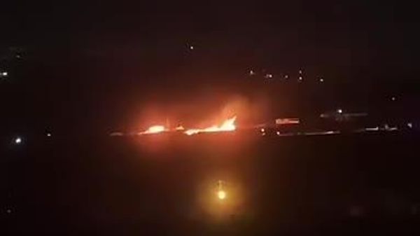 به آتش کشیدن اموال فلسطینیان در جریان حمله شهرکنشینان اسرائیلی به جامعه بادیهنشین معازی جبع در شمال اورشلیم - اسپوتنیک ایران  