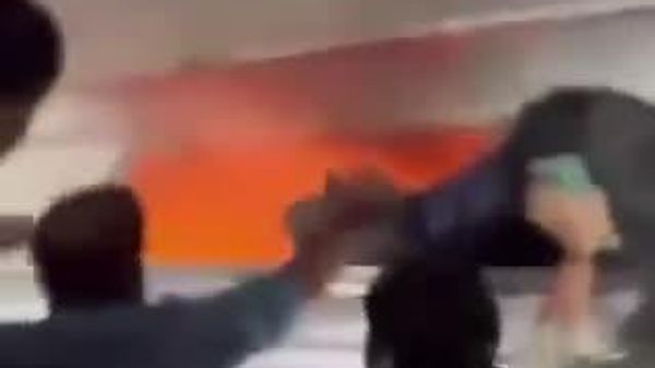 آتشسوزی پاوربانک باعث اختلال در پروازی در هند شد - اسپوتنیک ایران  