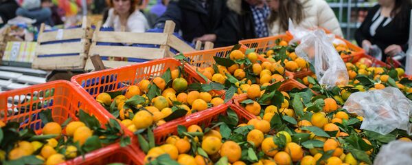 قفسه خالی سوپر مارکت ها در ایتالیا و ترس از کرونا + ویدئو  - اسپوتنیک ایران  