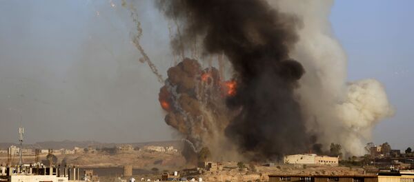 حملات سنگین جنگندههای سعودی به یمن در روز عید فطر حملات سنگین جنگندههای سعودی به یمن در روز عید فطر - اسپوتنیک ایران