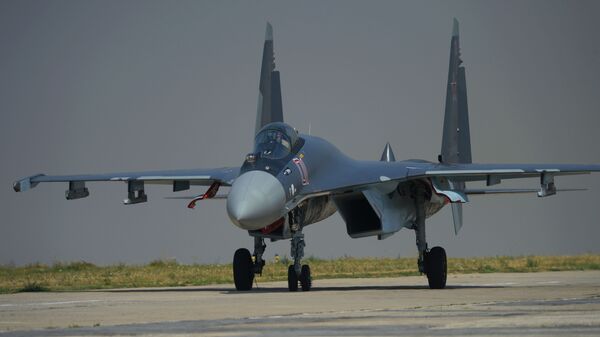 Истребитель Су-35 перед выступлением на дне ВВС России в Липецке - اسپوتنیک ایران  