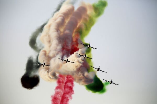 هنرنمایی هواپیماهای نیروی هوایی امارات  متحده عربی - اسپوتنیک ایران  