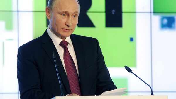 Президент РФ В.Путин посетил выставку, посвящённую 10-летию вещания Russia Today - اسپوتنیک ایران  
