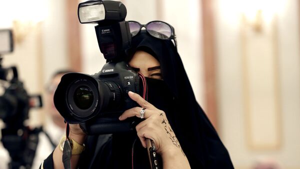 انتشار تصاویر زنان عرب بر روی جلد مجله وُگ + عکس - اسپوتنیک ایران  