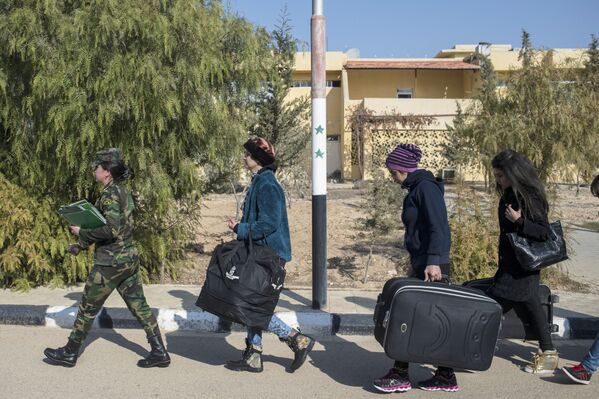 آموزشگاه نظامی ویژه زنان در دمشق - اسپوتنیک ایران  