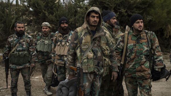 اسپوتنيك گزارشى از چگونگى مبارزه علیه تروريست ها در شب و شرايط بد آب و هوايى توسط ارتش سوريه مى دهد. - اسپوتنیک ایران  