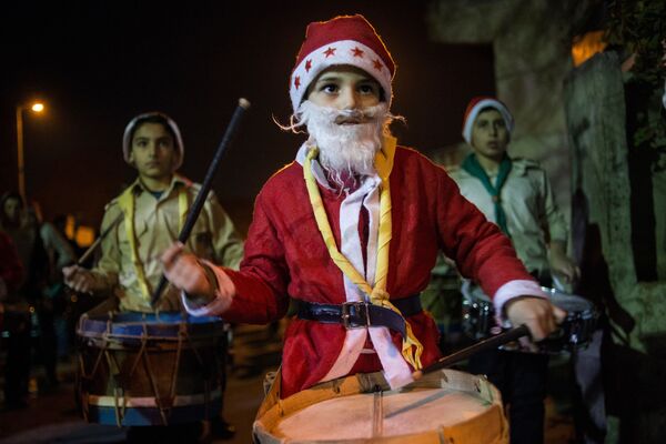 در خیابان های  دمشق  در زمان برگزاری جشن کریسمس - اسپوتنیک ایران  