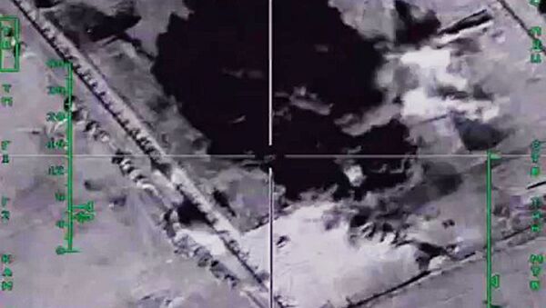 نابودی تأسیسات داعش در سوریه  توسط نیروی هوایی روسیه - اسپوتنیک ایران  