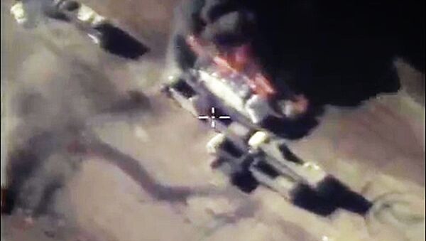 Уничтожение на территории Сирии объектов по добыче и переработке нефти террористов ДАИШ - اسپوتنیک ایران  