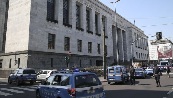 Police cars surround the tribunal of Milan - اسپوتنیک ایران  