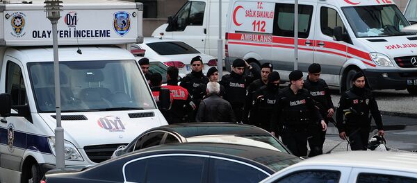 Turkish riot police take position on March 31, 2015 in Istanbul in front of the courthouse - اسپوتنیک ایران  