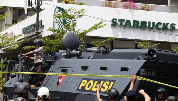 A police armoured personnel carrier is seen parked near the scene of an attack in central Jakarta January 14, 2016. - اسپوتنیک ایران  