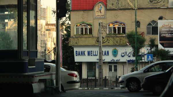 اعتراضات در ایران منجر به تخریب 36 بانک در لرستان شد - اسپوتنیک ایران  